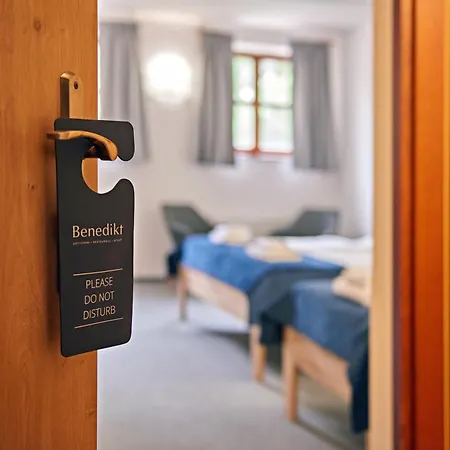 Benedikt Hotel *